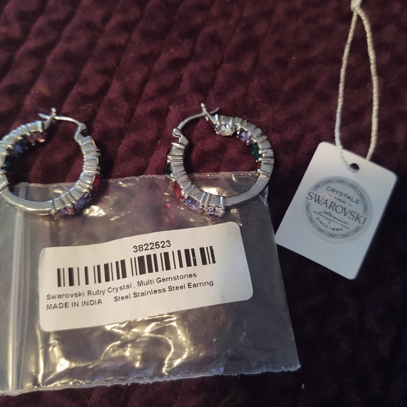 🌹 Swarovski Multi Color Crystal Hoop Earrings - Picture 6 of 6